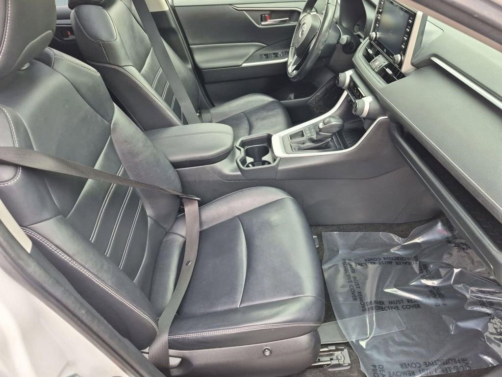 Used 2019 Toyota RAV4 XLE Premium w/ Carpet Mat Package image 31