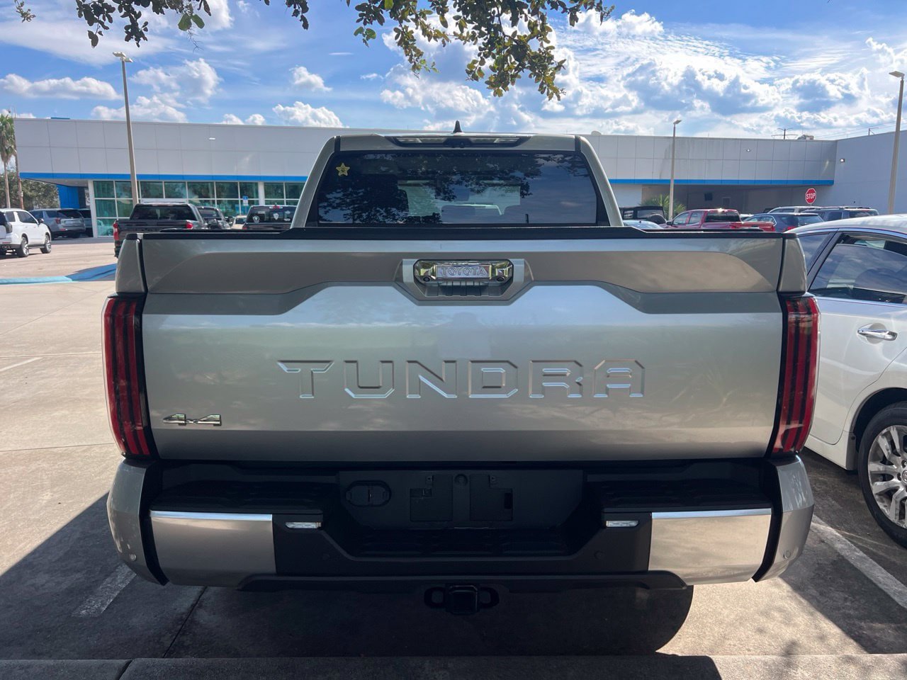 Used 2023 Toyota Tundra Limited AWD/4WD image 4