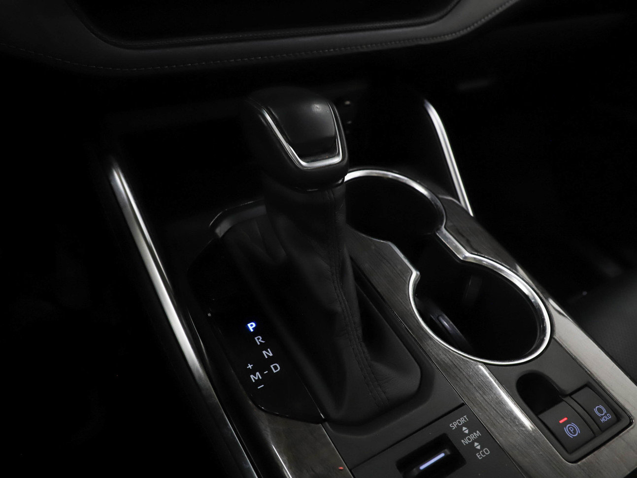 Used 2020 Toyota Highlander Platinum image 25