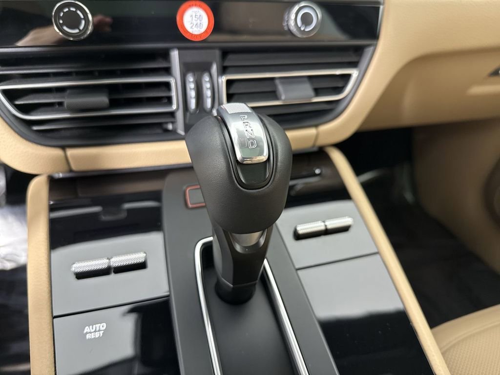Certified 2025 Porsche Macan image 33