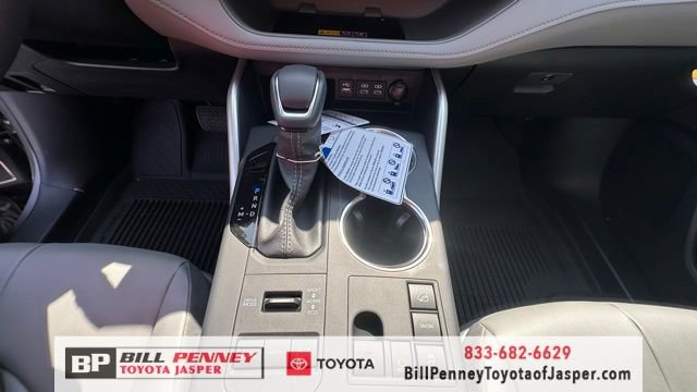 New 2026 Toyota Highlander XLE image 14