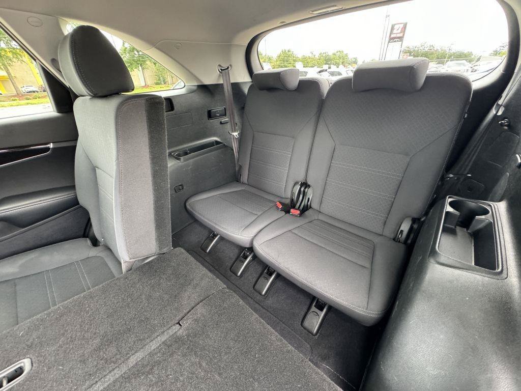 Used 2019 Kia Sorento L FWD image 10