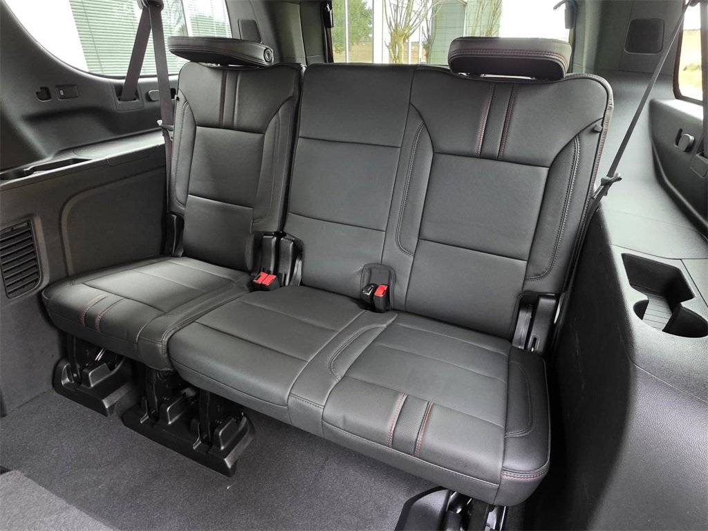 Used 2024 Chevrolet Suburban RST image 16