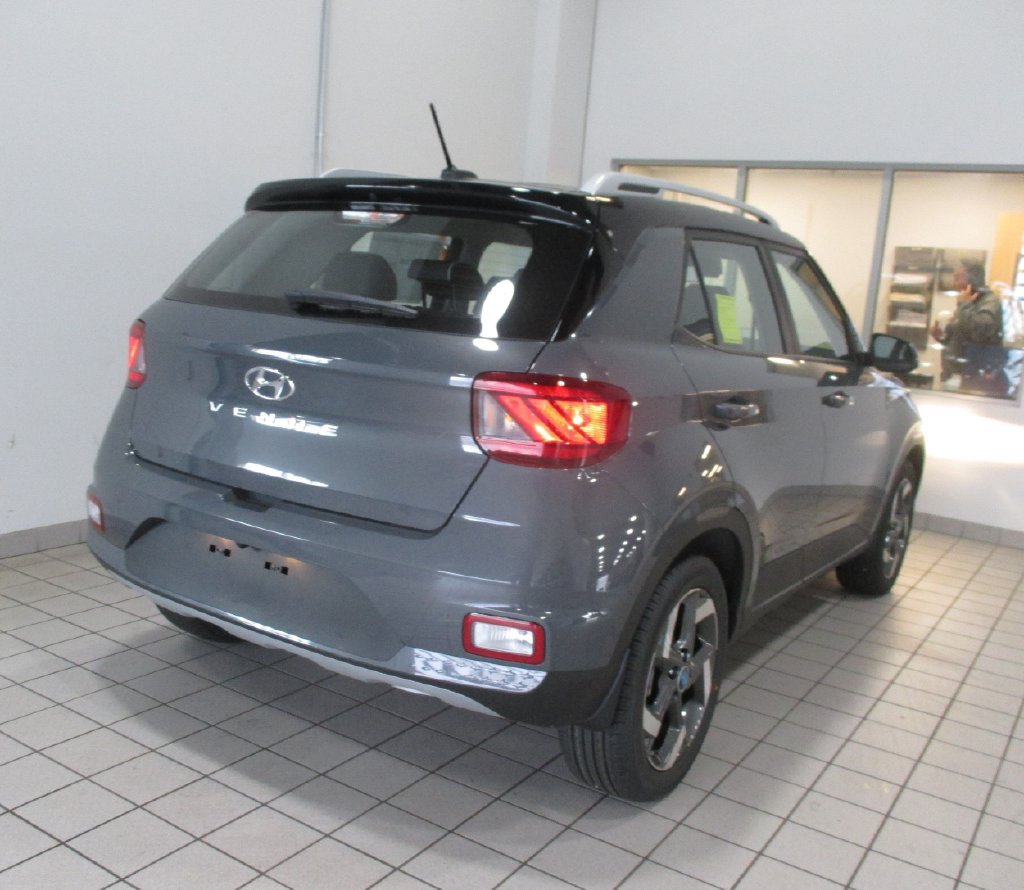 New 2026 Hyundai Venue SEL FWD image 3