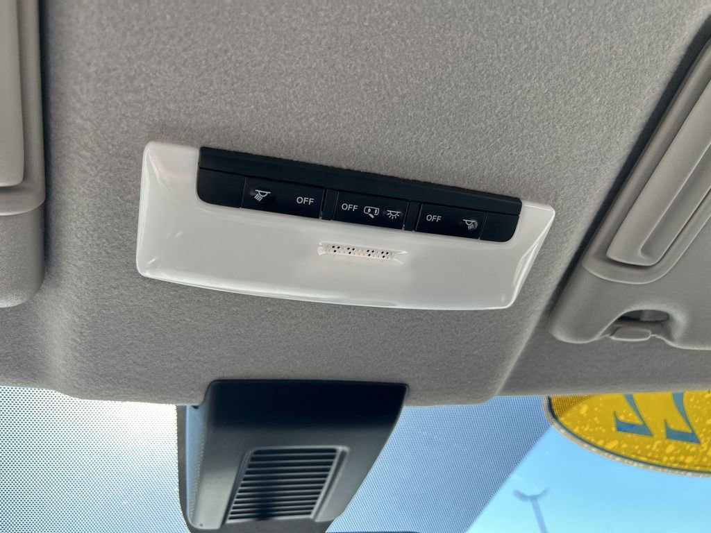 Used 2022 Nissan Kicks SV image 37