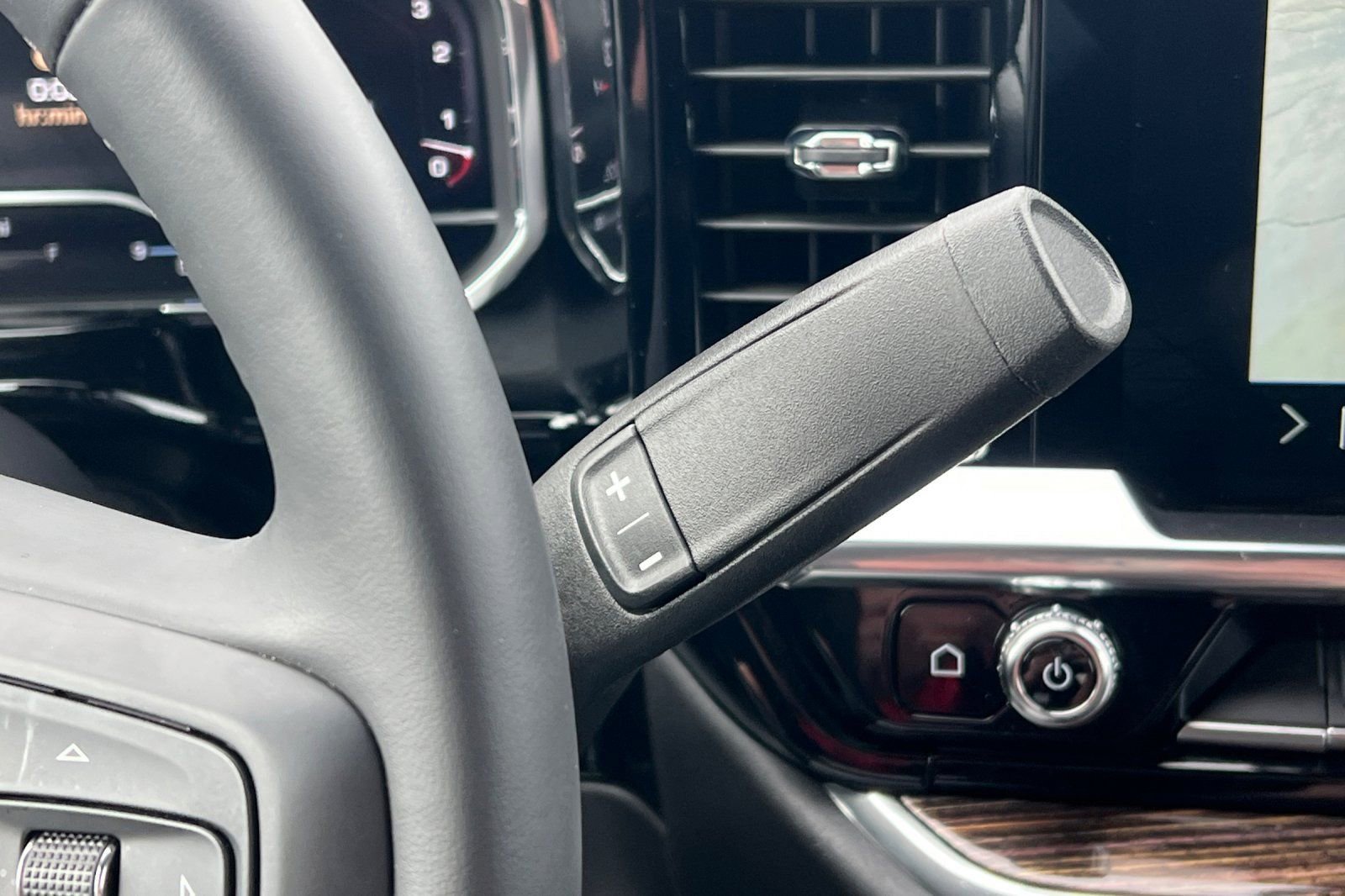 Used 2025 GMC Sierra 1500 SLE image 29