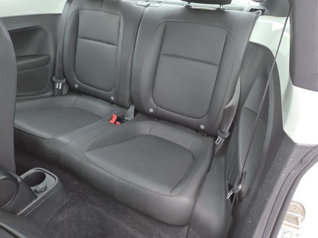 Used 2016 Volkswagen Beetle 1.8T SE FWD image 12