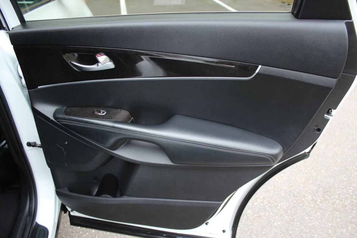 Used 2018 Kia Sorento FWD image 21