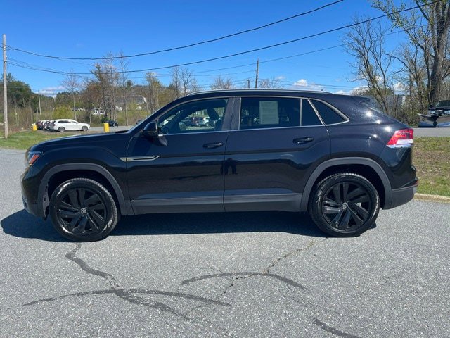 Used 2022 Volkswagen Atlas Cross Sport SE w/ Panoramic Sunroof Package AWD/4WD image 2