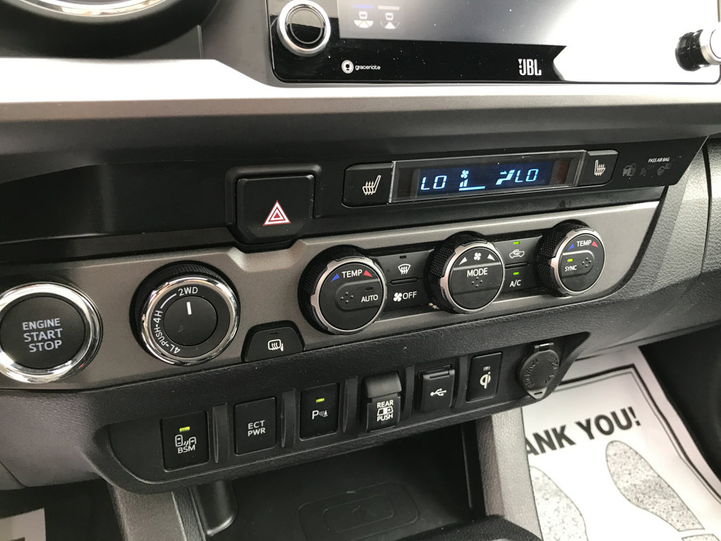 Used 2022 Toyota Tacoma TRD Off-Road w/ TRD Premium Off Road Package AWD/4WD image 22