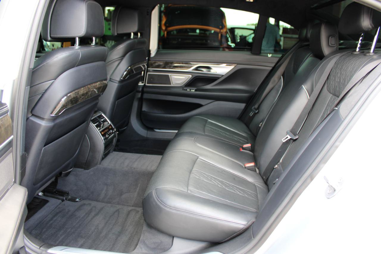 Used 2017 BMW 750i RWD image 37