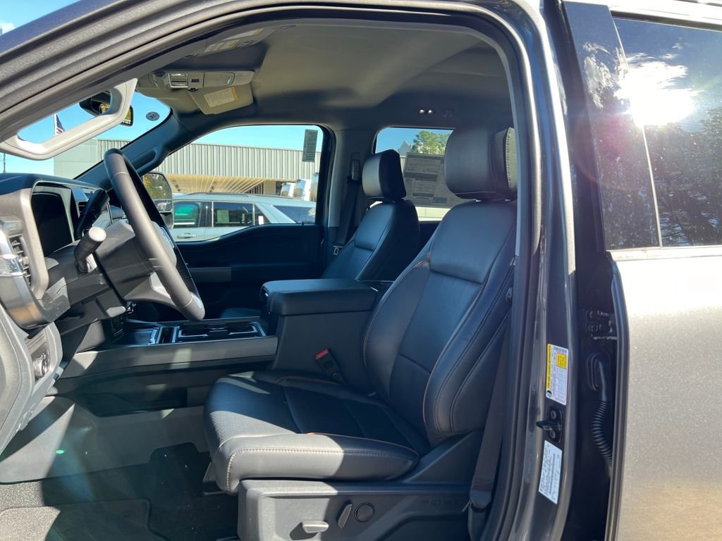 New 2026 Ford F250 Lariat w/ Black Appearance Package image 10