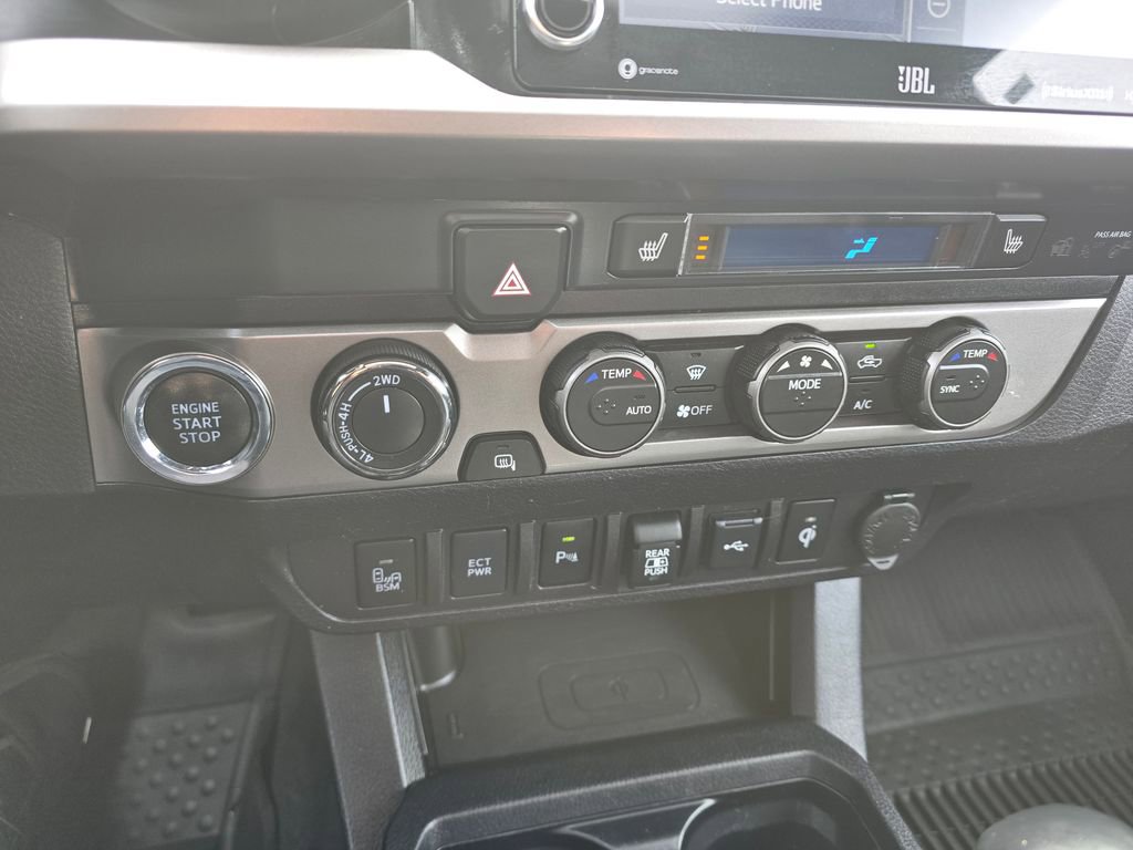 Used 2021 Toyota Tacoma Limited image 24