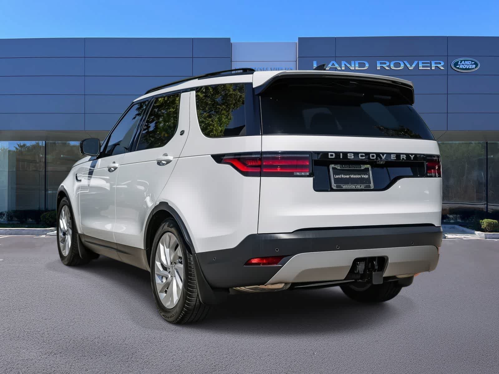 Used 2025 Land Rover Discovery S AWD/4WD image 6
