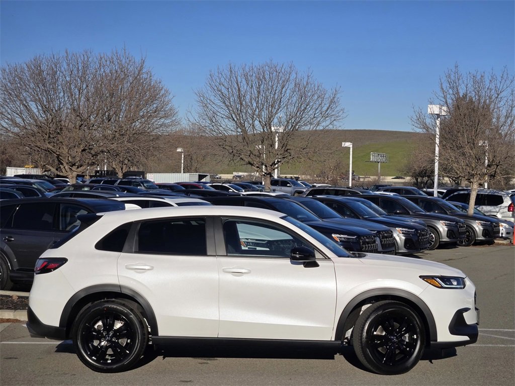 New 2026 Honda HR-V Sport image 3