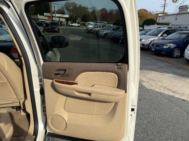 Used 2010 Chevrolet Suburban LTZ image 6