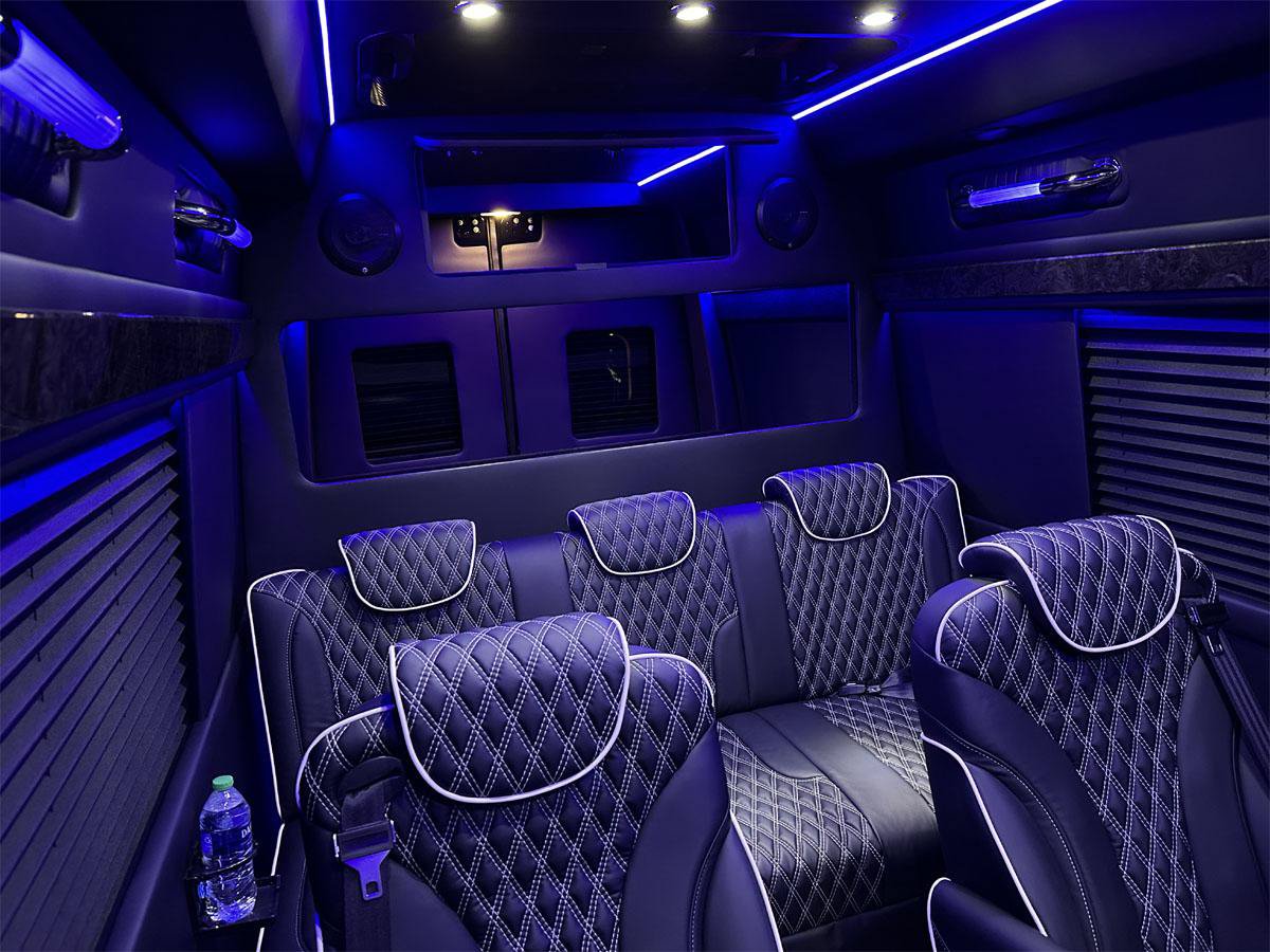 Used 2024 Mercedes-Benz Sprinter 3500 image 10