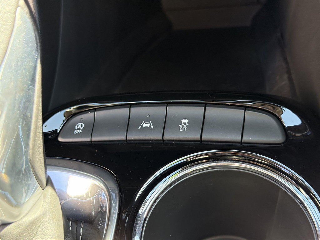 Used 2023 Buick Encore GX Essence w/ Experience Buick Package FWD image 37