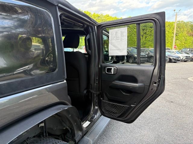 Used 2018 Jeep Wrangler Unlimited Sahara w/ LED Lighting Group AWD/4WD image 25