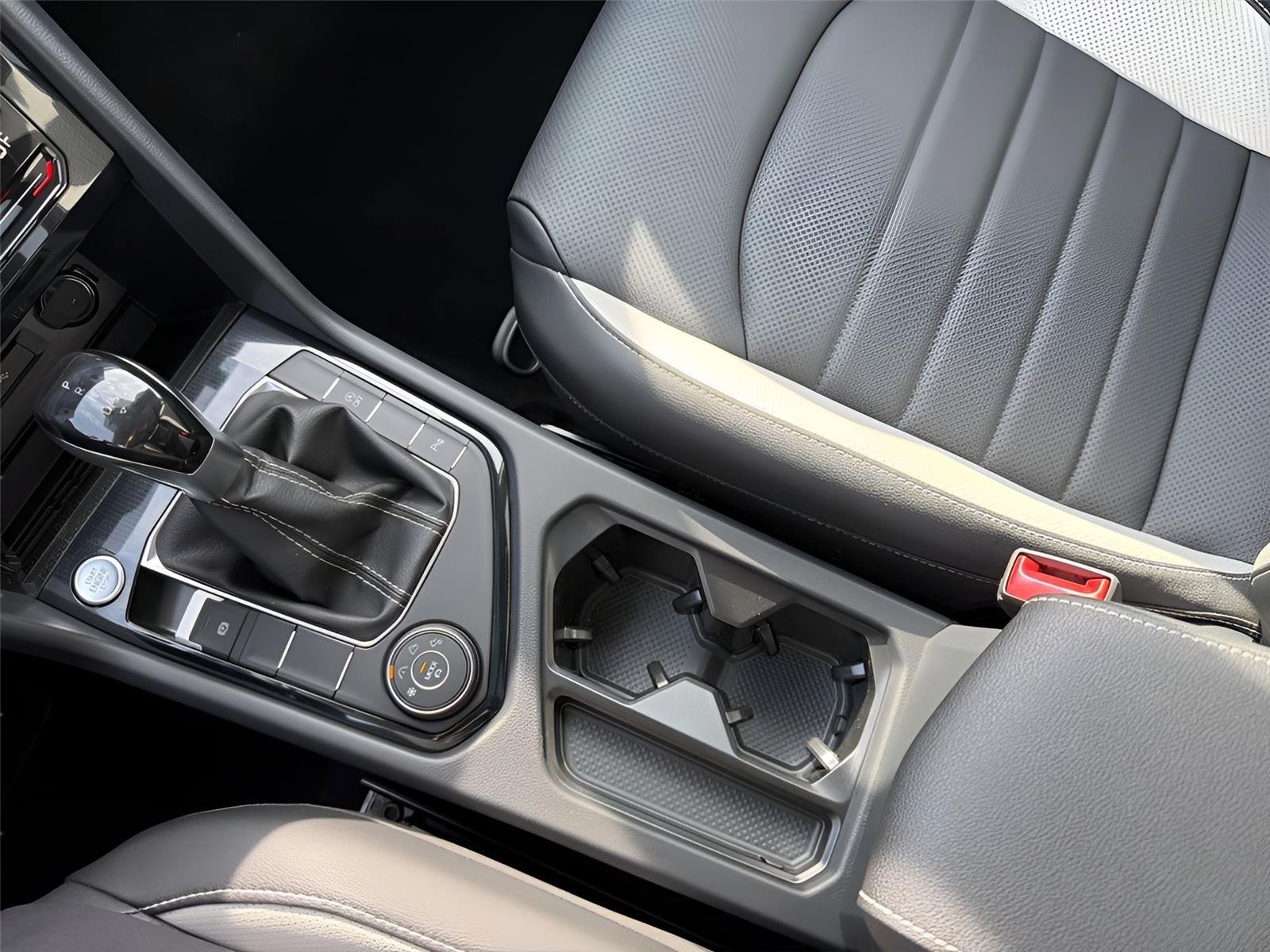 New 2026 Volkswagen Taos SEL AWD/4WD image 18