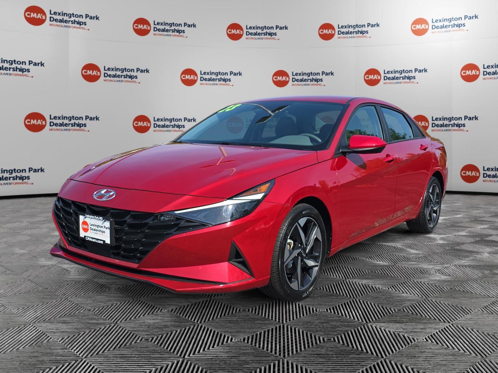 Used 2023 Hyundai Elantra SEL w/ Convenience Package FWD image 3