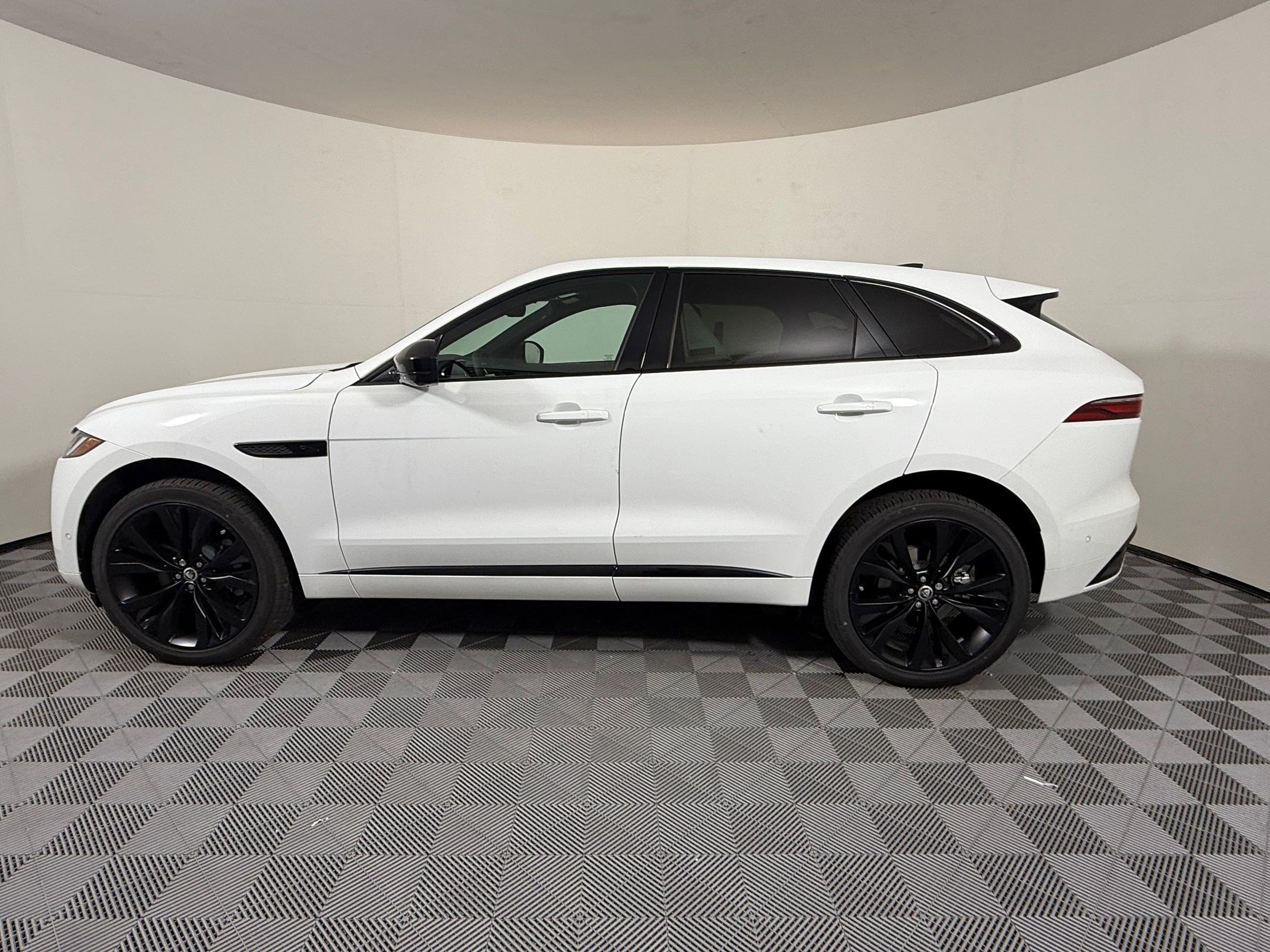 New 2026 Jaguar F-PACE R-Dynamic S AWD/4WD image 2