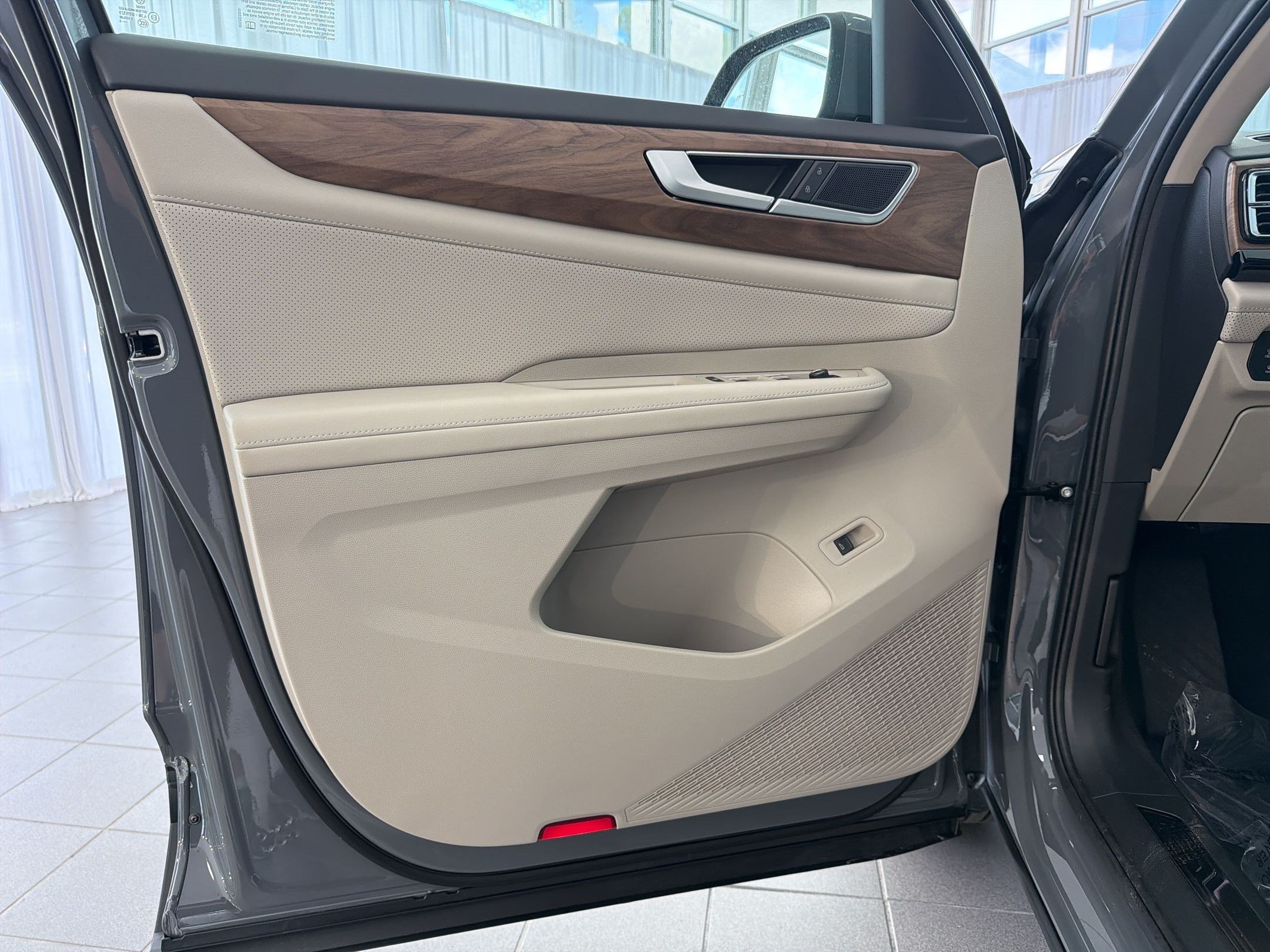 New 2026 Volkswagen Atlas SE FWD image 21