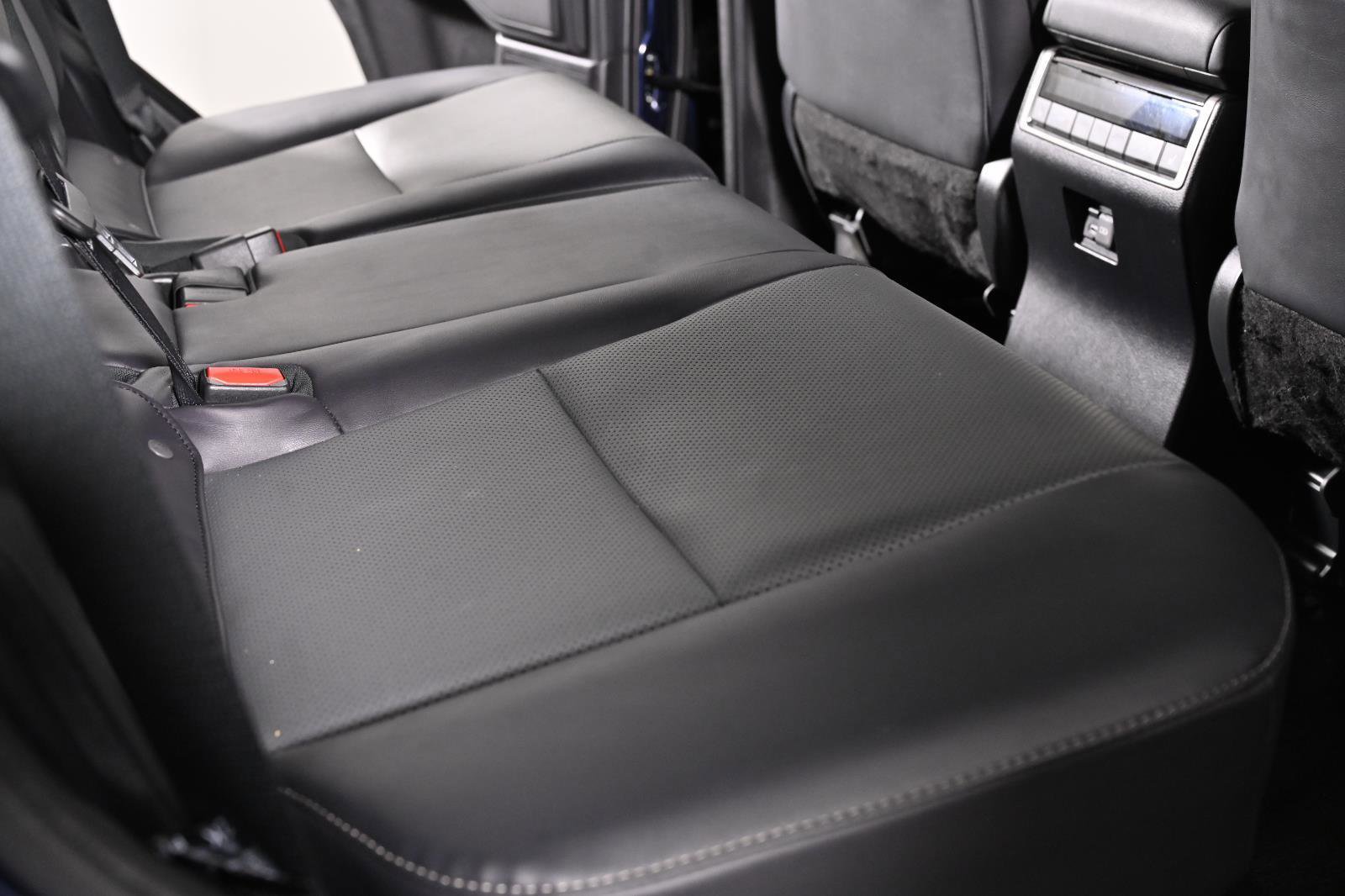 Used 2025 Lexus GX 550 w/ Accessory Package (2T) image 31