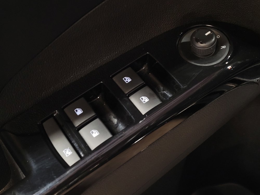 Used 2018 Chevrolet Sonic LT image 27