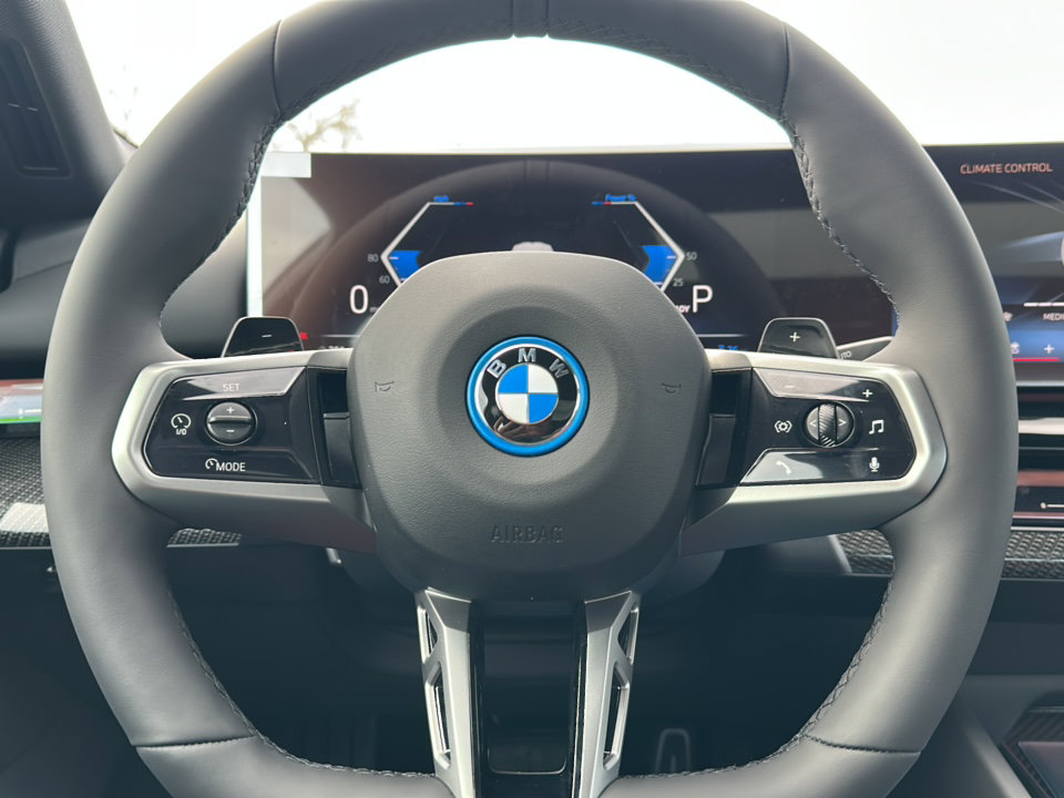 New 2026 BMW 550e xDrive image 17