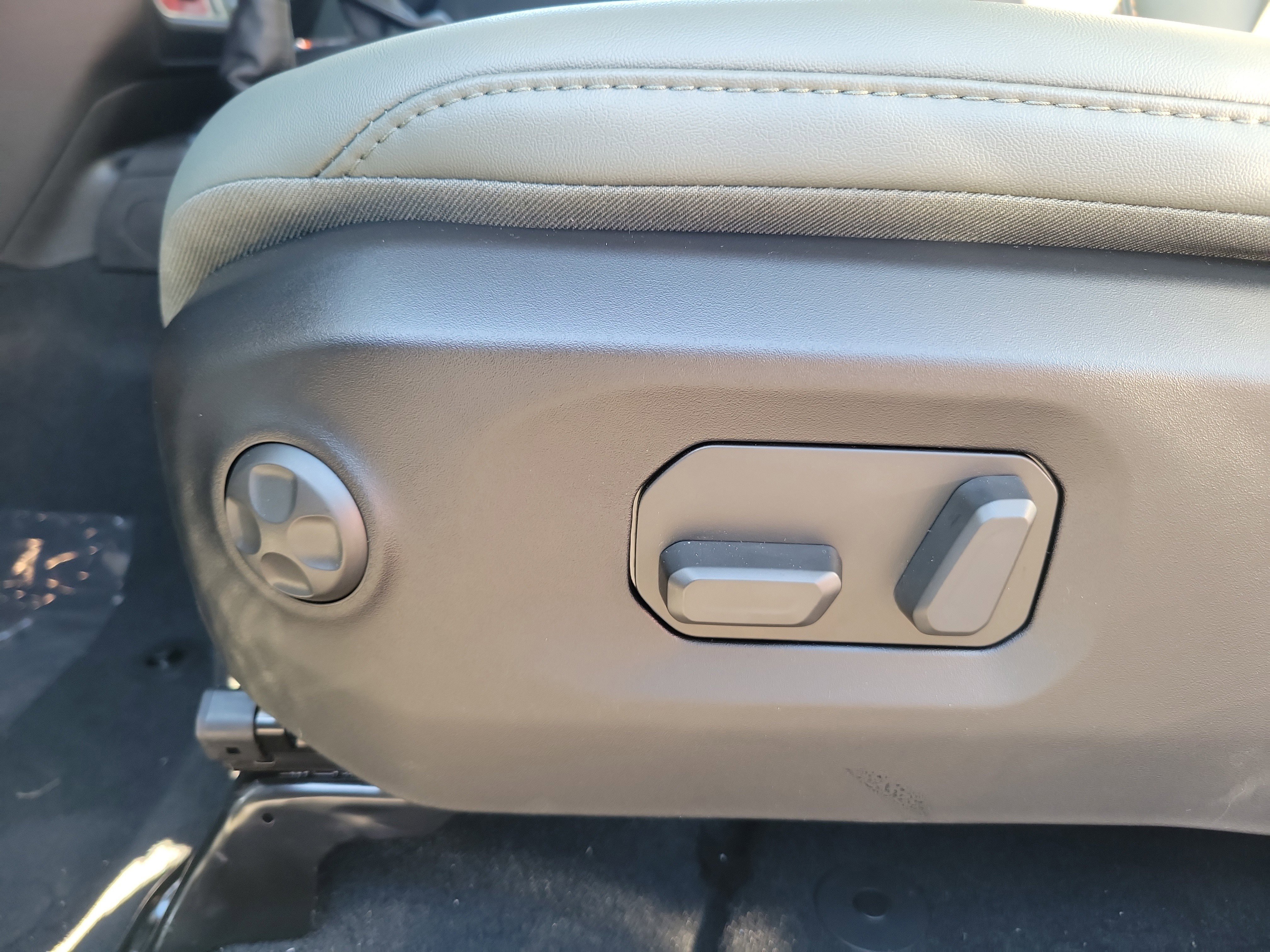 New 2026 Jeep Gladiator Mojave w/ Safety Group image 11