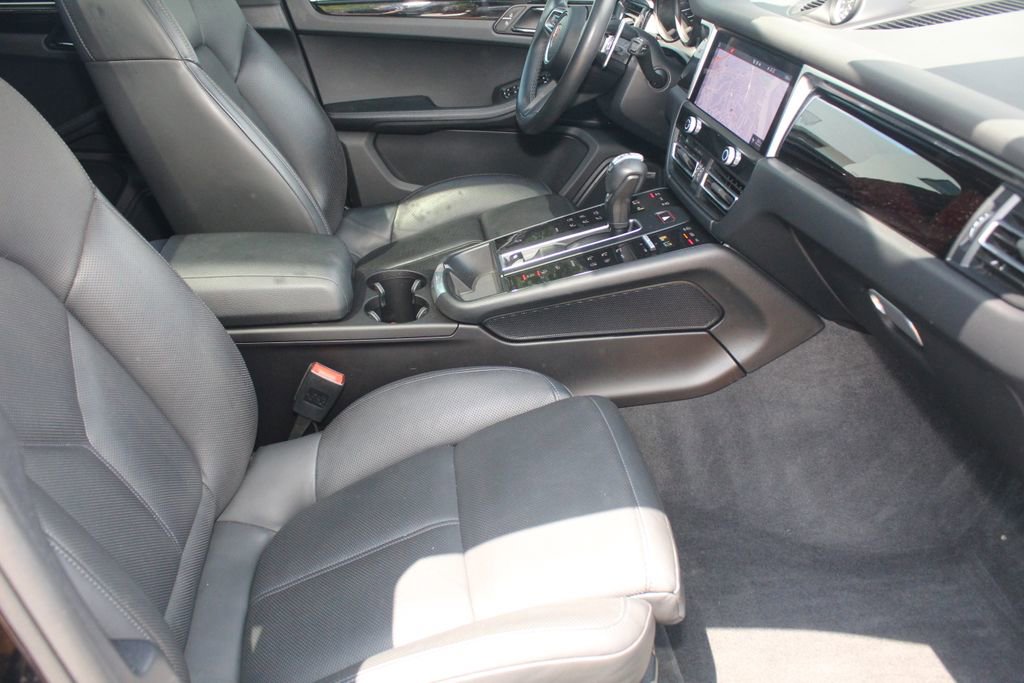 Used 2022 Porsche Macan AWD/4WD image 27
