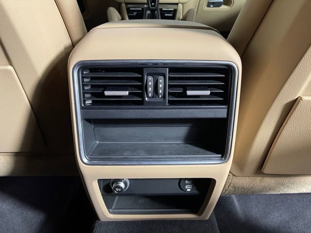 Used 2023 Porsche Cayenne w/ Premium Package image 20