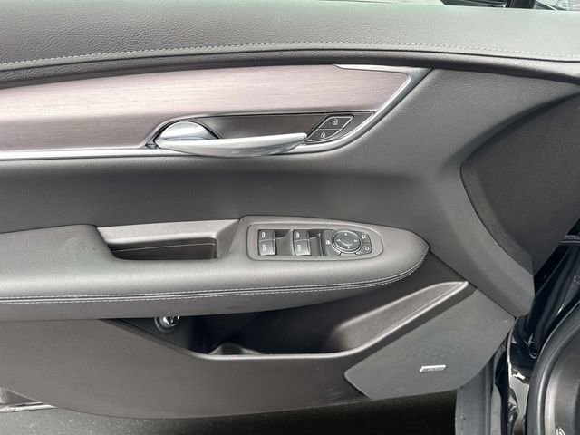 New 2025 Cadillac XT5 Luxury image 15
