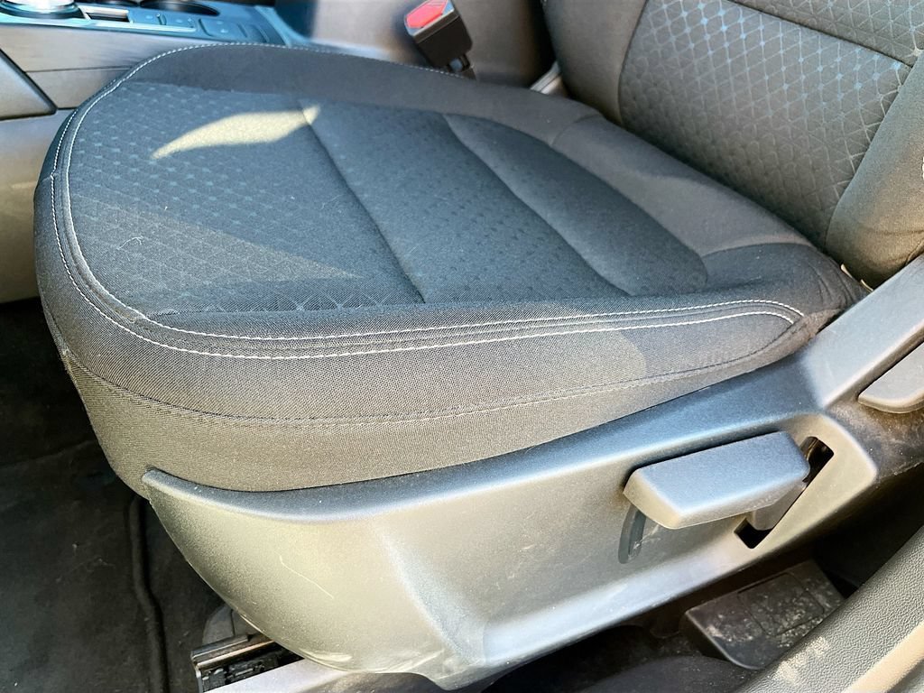 Used 2025 Ford Escape Active AWD/4WD image 18