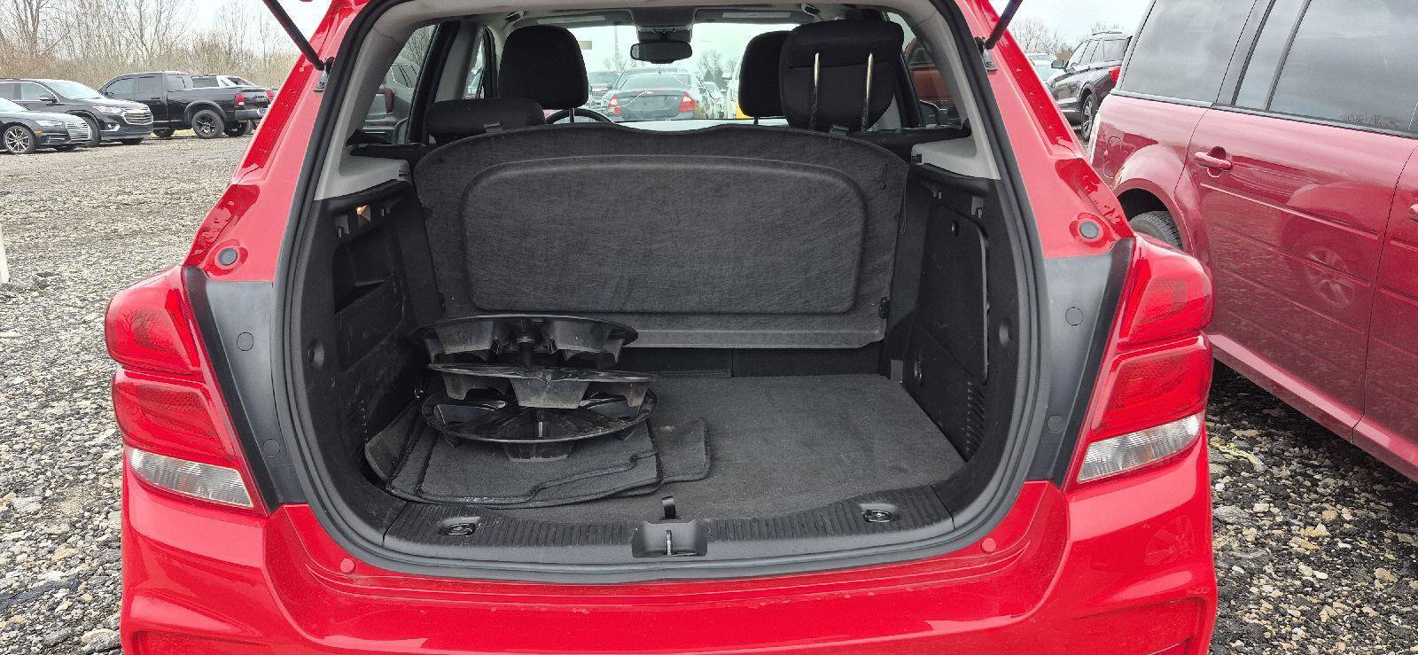 Used 2017 Chevrolet Trax LT w/ Sun & Sound Package image 5