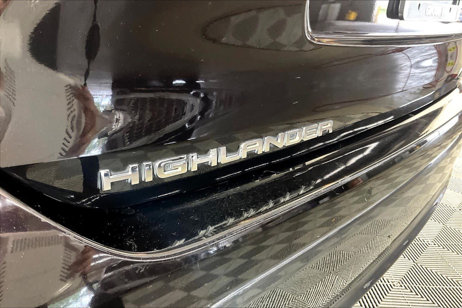 Used 2020 Toyota Highlander Limited FWD image 30