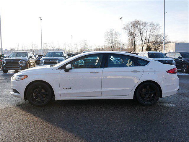 Used 2017 Ford Fusion SE image 4
