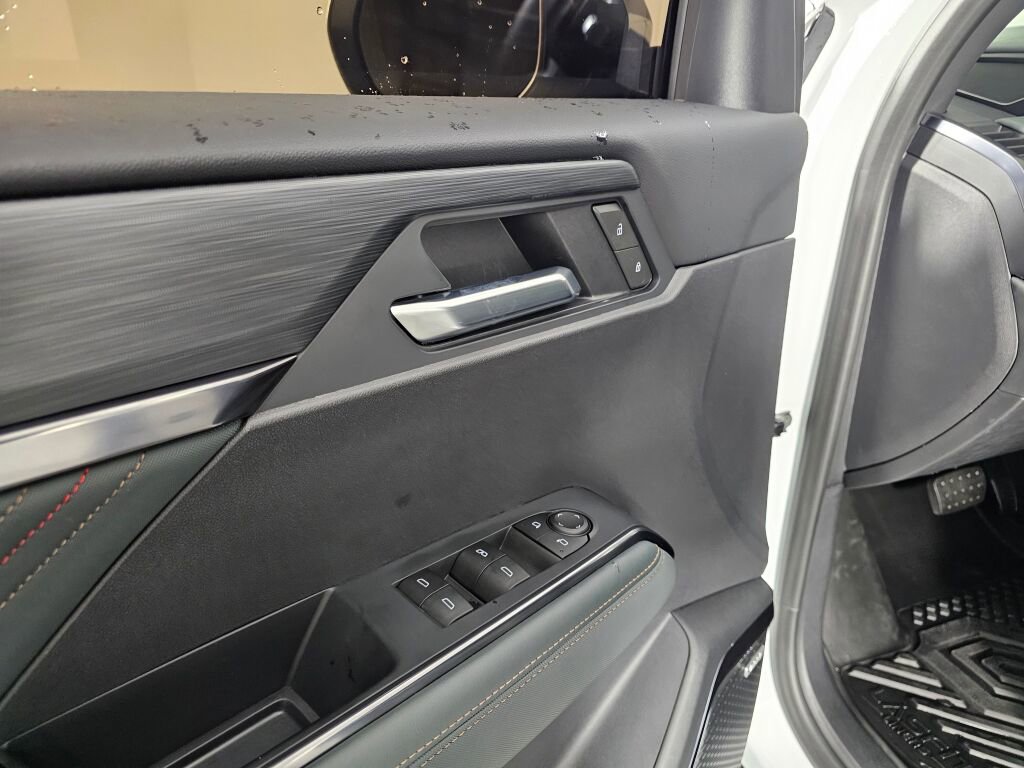 Used 2025 GMC Acadia AT4 image 19