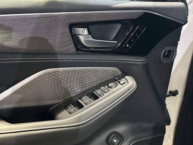 Certified 2023 Acura MDX SH-AWD w/ Advance Package image 13