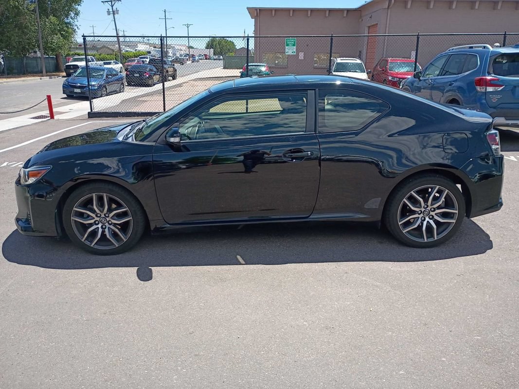 Used 2015 Scion tC FWD image 4