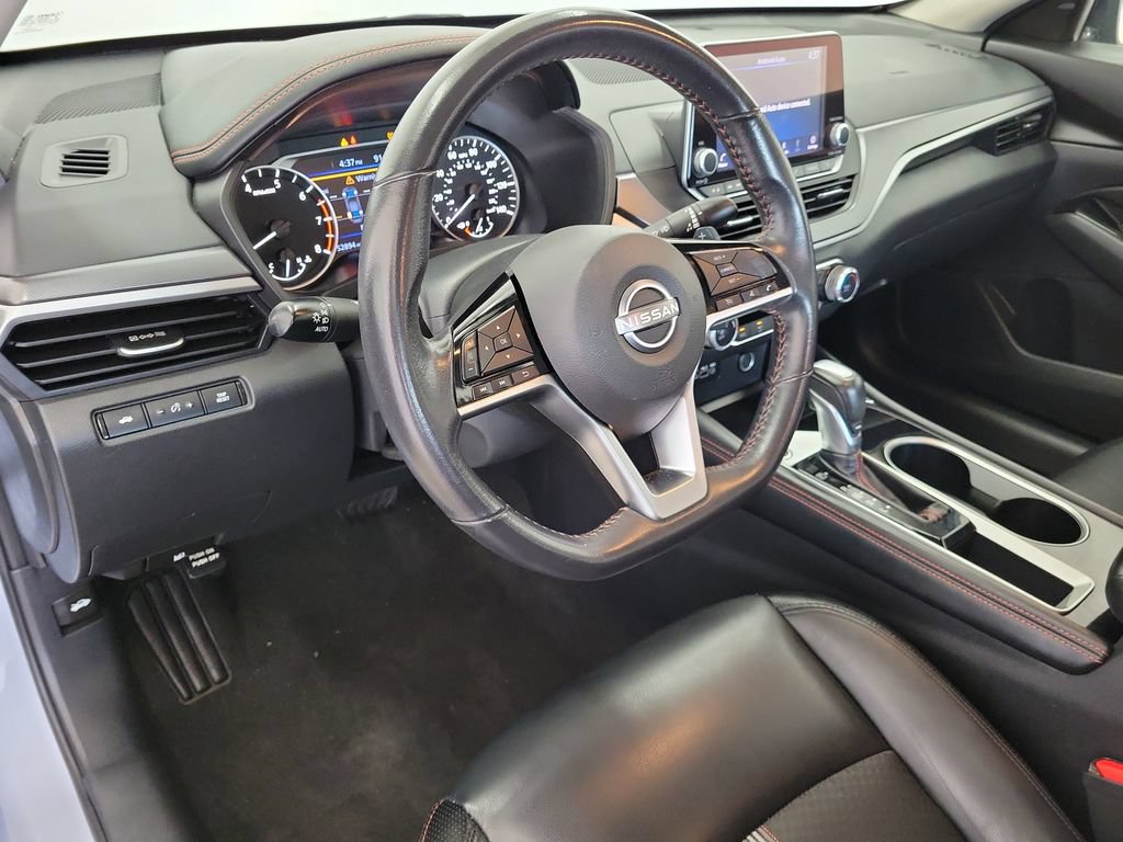 Used 2024 Nissan Altima 2.5 SR FWD image 19