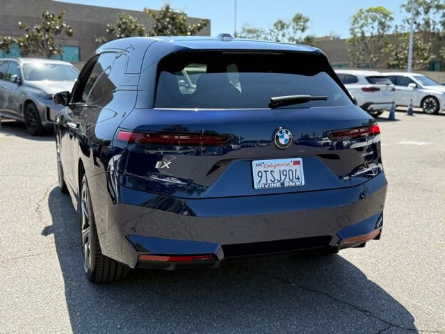 Used 2026 BMW iX xDrive45 w/ Premium Package image 11