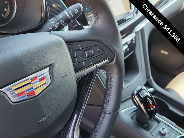 Used 2025 Cadillac XT6 Premium Luxury image 42