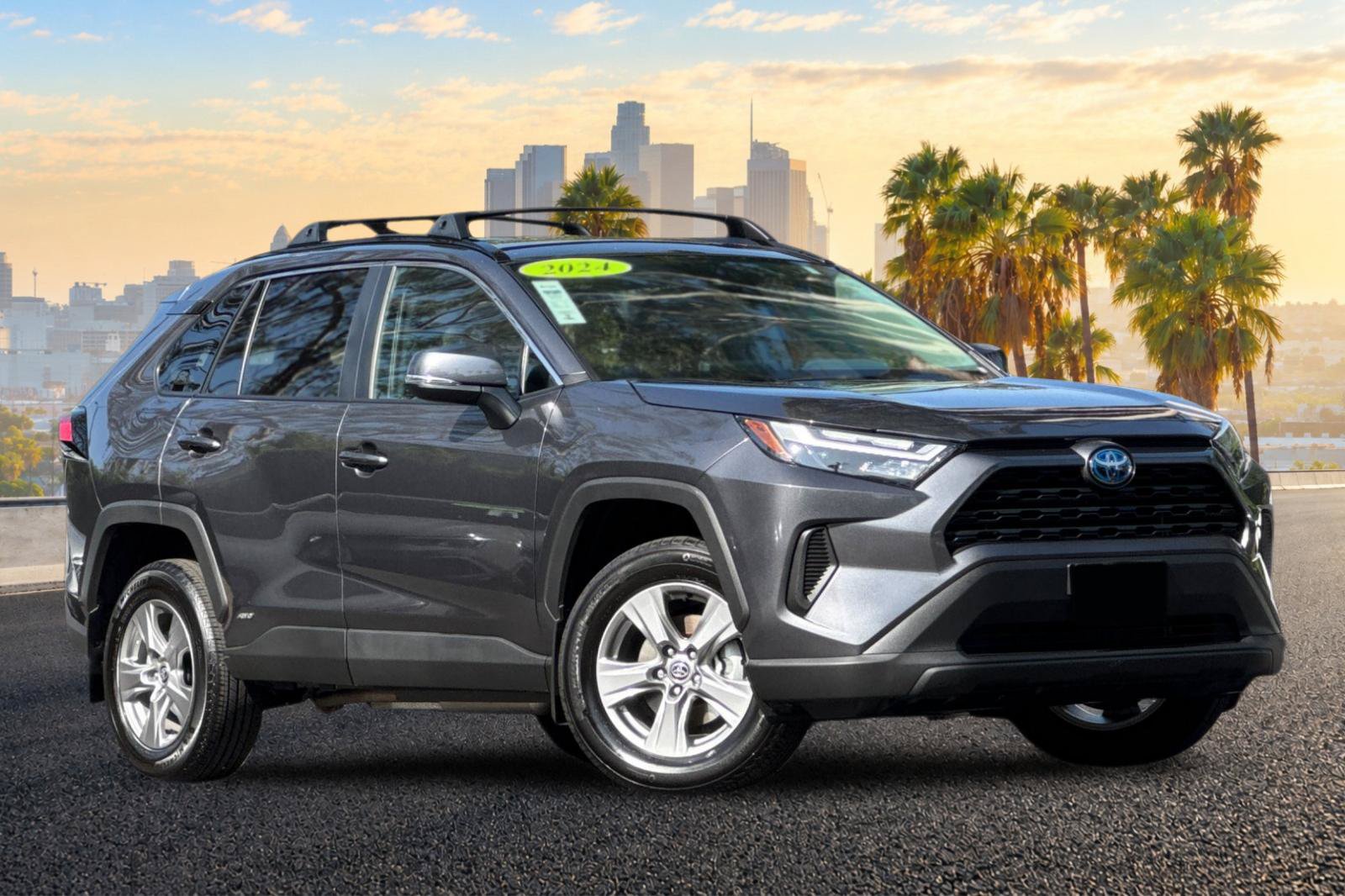 Used 2024 Toyota RAV4 LE AWD/4WD image 2