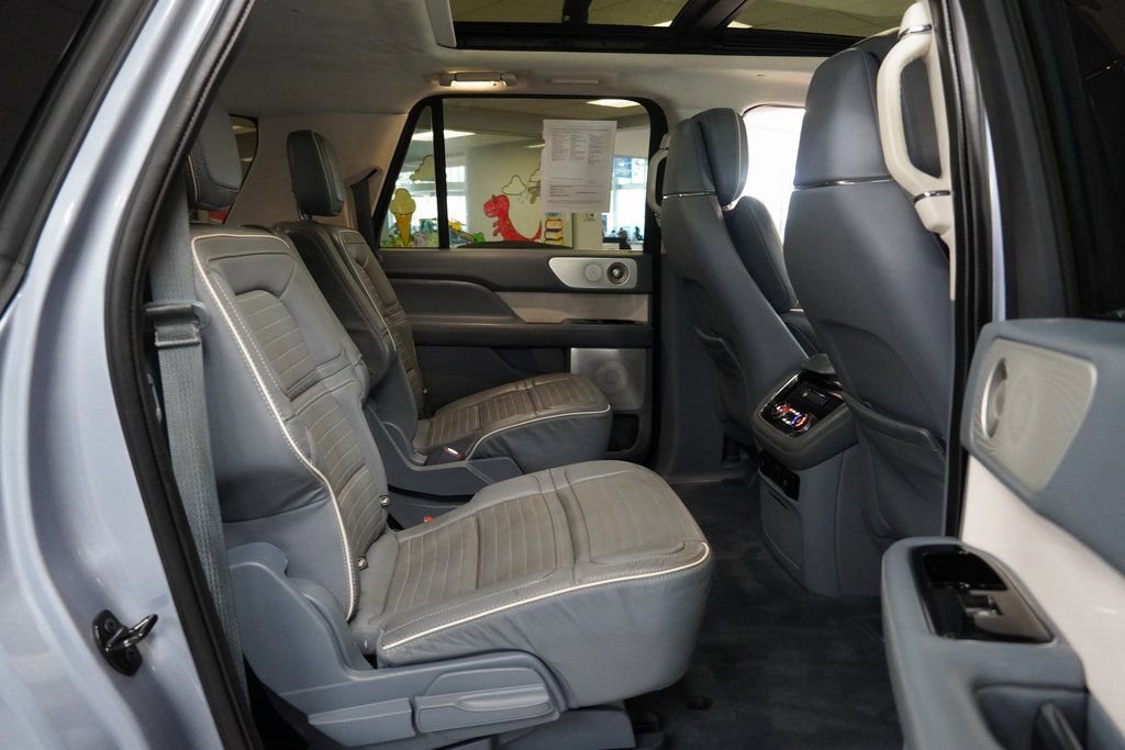 Used 2021 Lincoln Navigator L Black Label w/ Cargo Convenience Package image 32