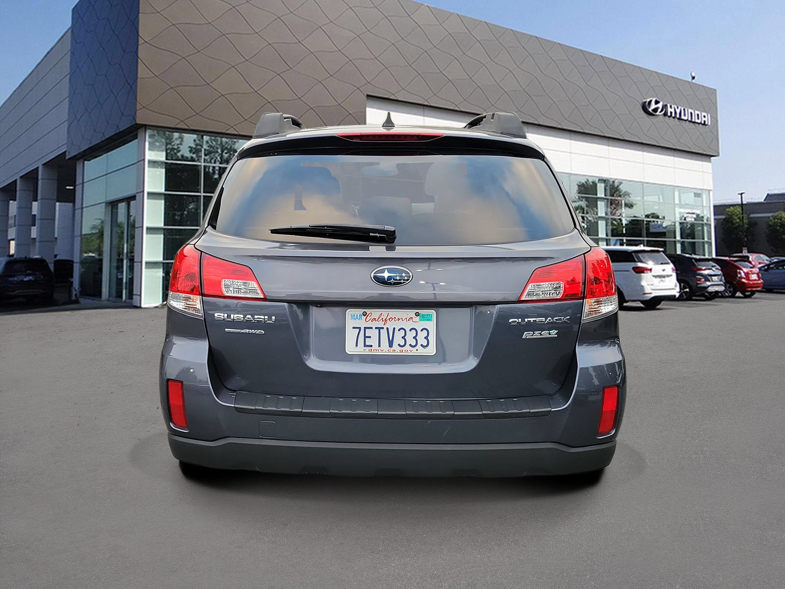 Used 2014 Subaru Outback 2.5i Limited w/ Moonroof Package AWD/4WD image 4