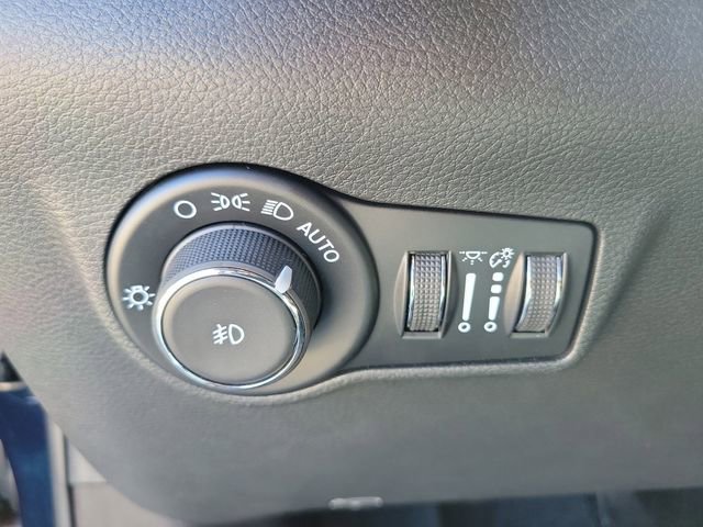 New 2026 Jeep Compass Latitude image 19