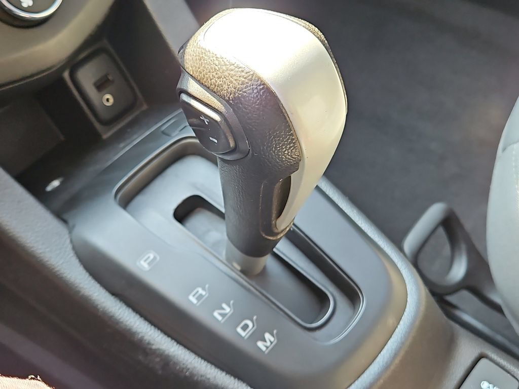 Used 2017 Chevrolet Sonic LS FWD image 32