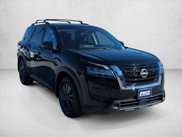 Used 2022 Nissan Pathfinder SV w/ SV Premium Package FWD image 3